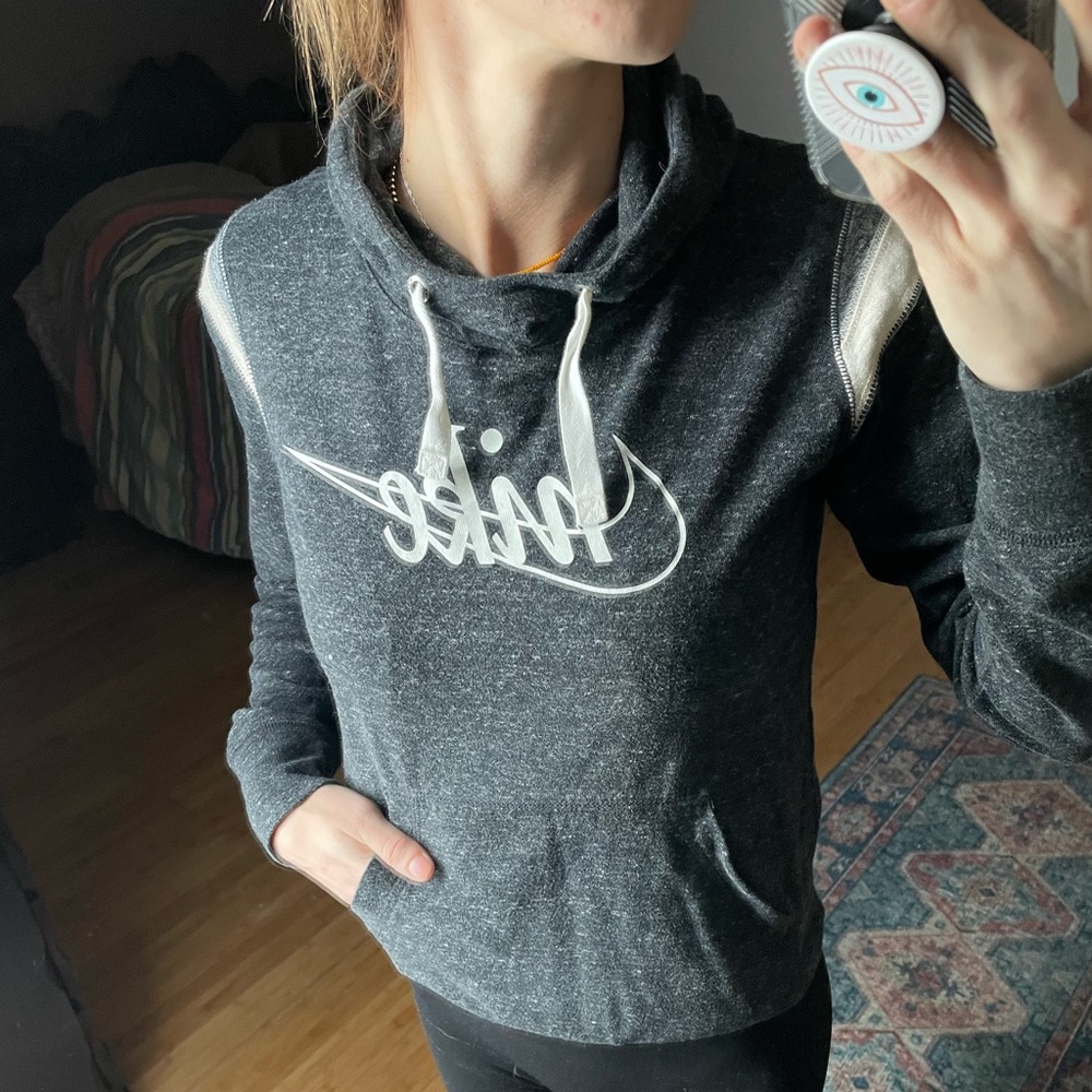 Fitted Nike Sweatshirt
